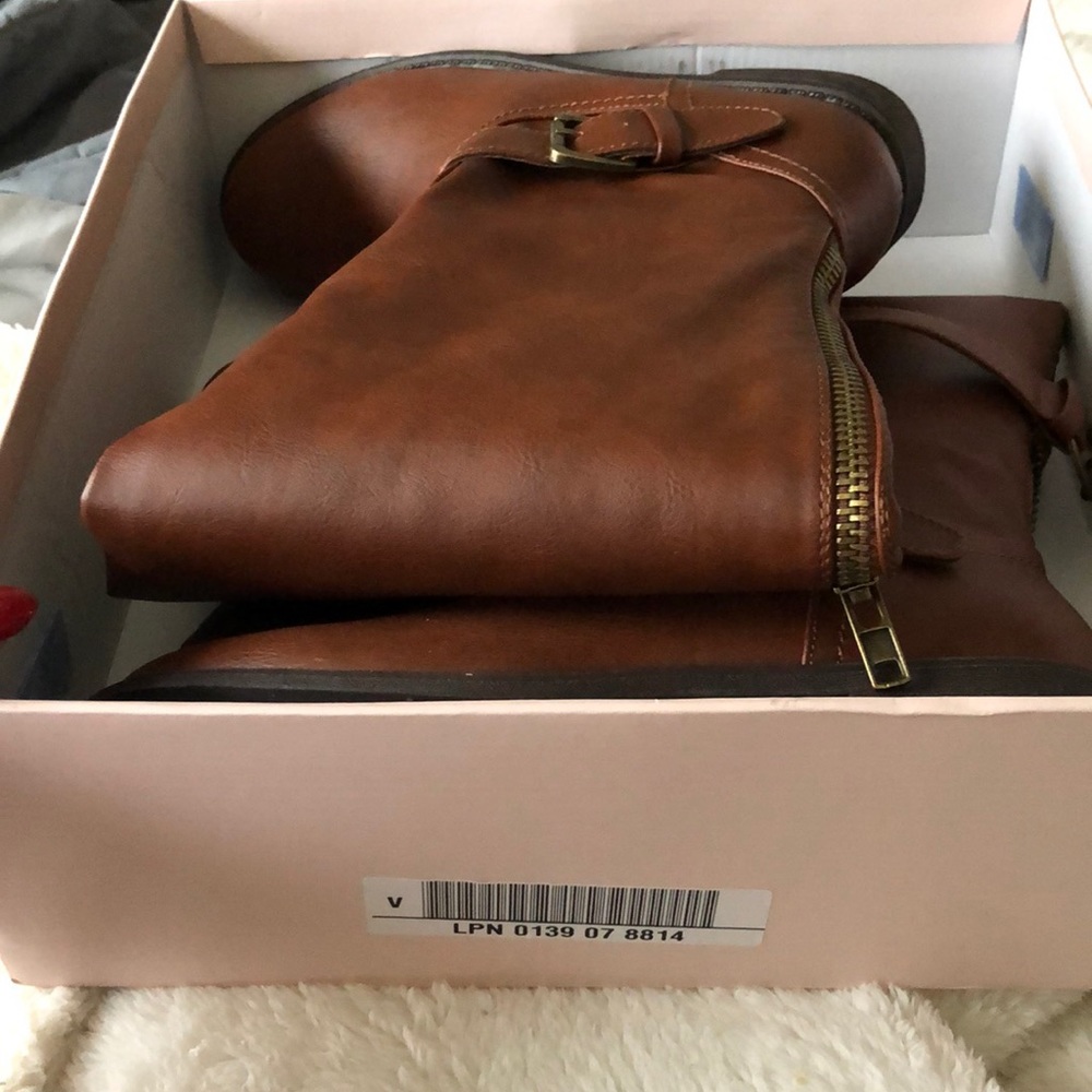 Flat Boots Wc Size 9.5 - image 1